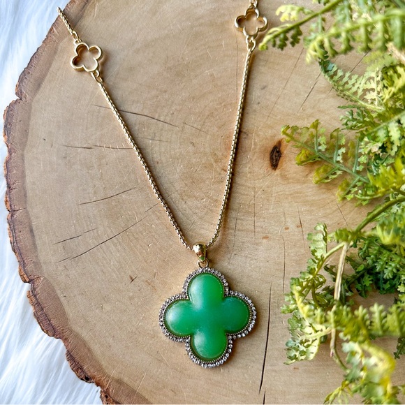 Vintage Alhambra Clover Motif Long Necklace Green & Gold Pendant Quatrefoil - Picture 4 of 4